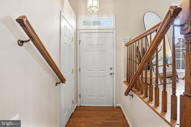 6428 OVERCOAT LN, Centreville, VA 20121