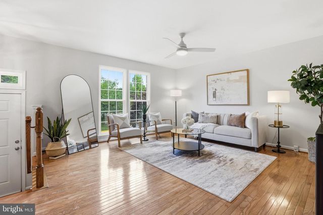6428 OVERCOAT LN, Centreville, VA 20121