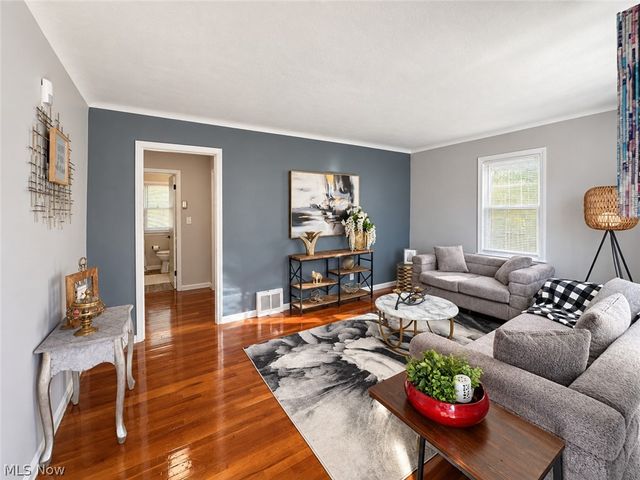 19265 Stockton Avenue, Maple Heights, OH 44137