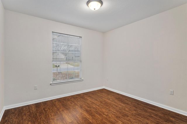 195 Whispering Wind DR, Georgetown, TX 78633