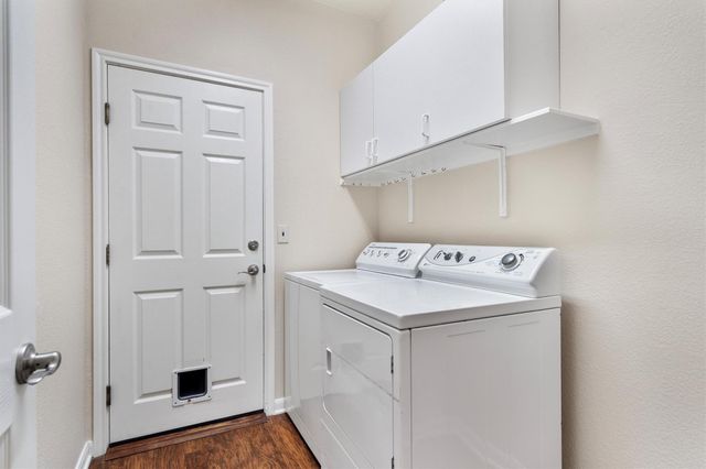 195 Whispering Wind DR, Georgetown, TX 78633