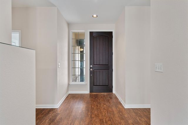 195 Whispering Wind DR, Georgetown, TX 78633