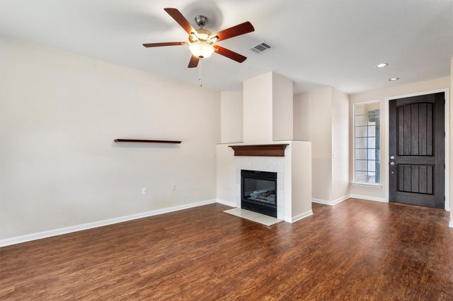 195 Whispering Wind DR, Georgetown, TX 78633