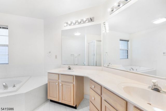 29 Heatherwood Lane, Bedminster Twp., NJ 07921