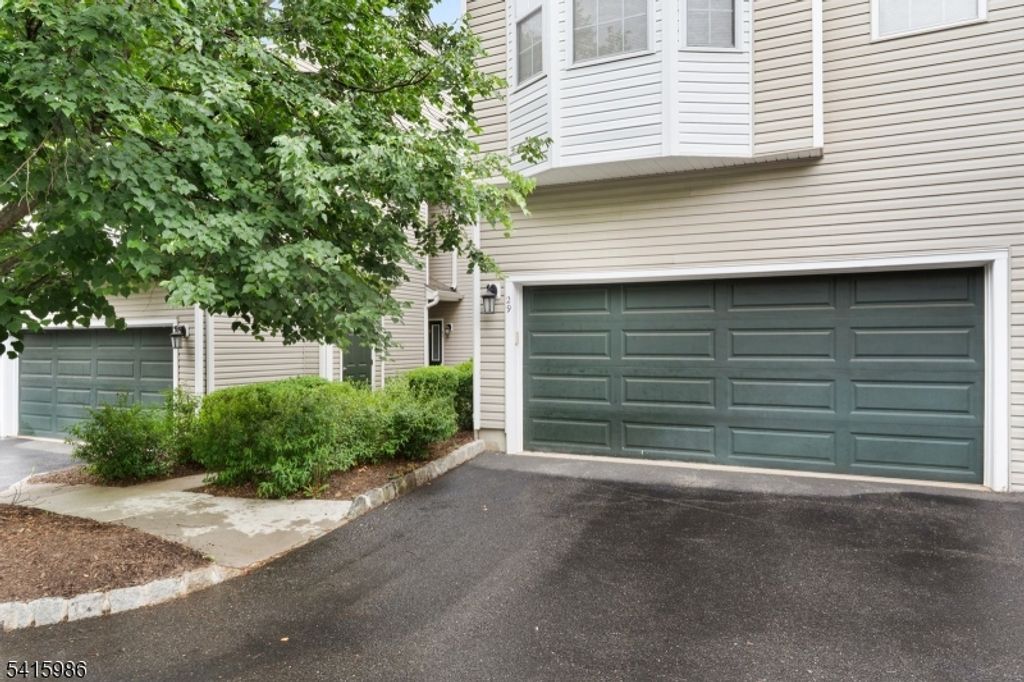 29 Heatherwood Lane, Bedminster Twp., NJ 07921