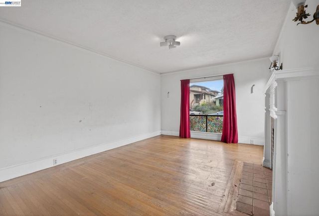 1227 E 33Rd St, Oakland, CA 94610