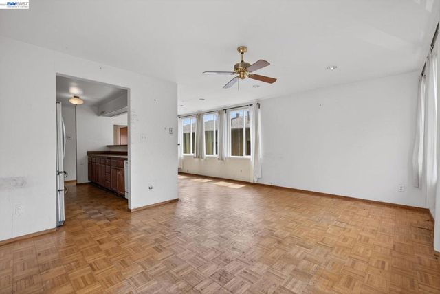 1227 E 33Rd St, Oakland, CA 94610
