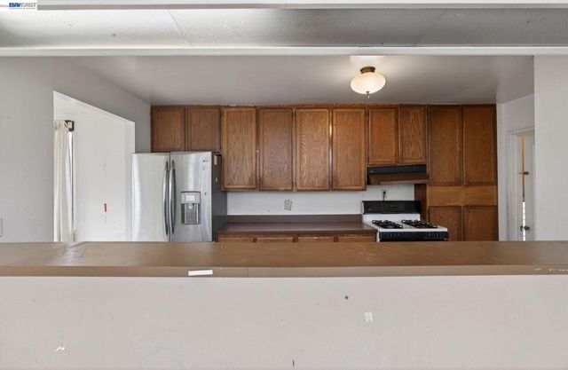 1227 E 33Rd St, Oakland, CA 94610