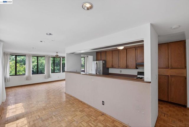 1227 E 33Rd St, Oakland, CA 94610