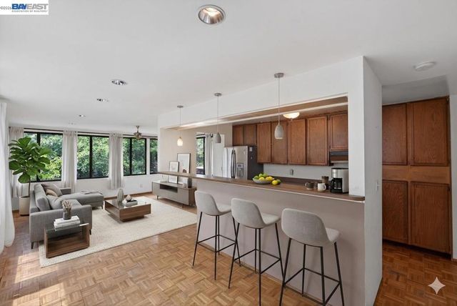 1227 E 33Rd St, Oakland, CA 94610