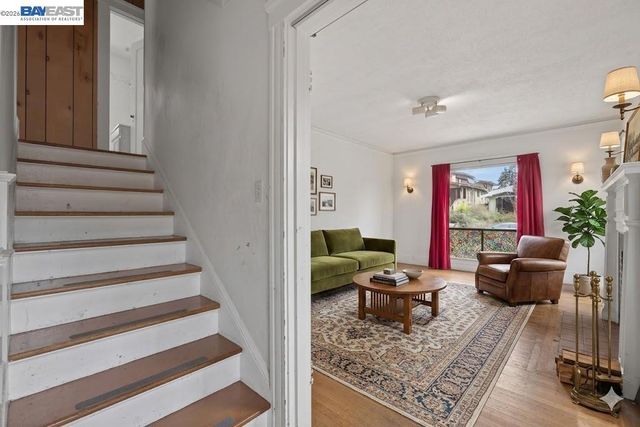 1227 E 33Rd St, Oakland, CA 94610