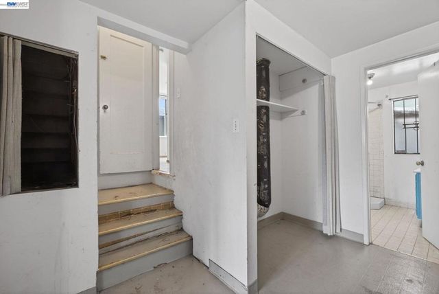 1227 E 33Rd St, Oakland, CA 94610