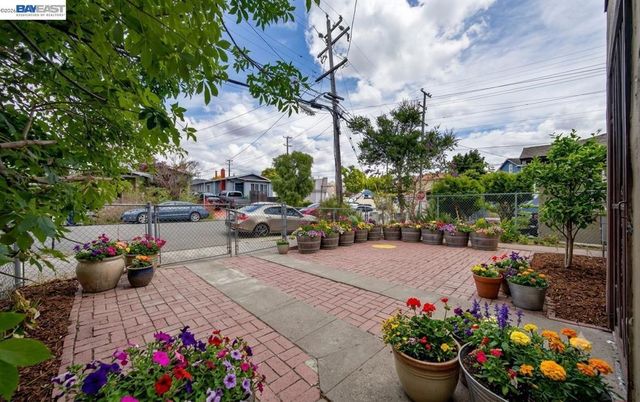 1227 E 33Rd St, Oakland, CA 94610