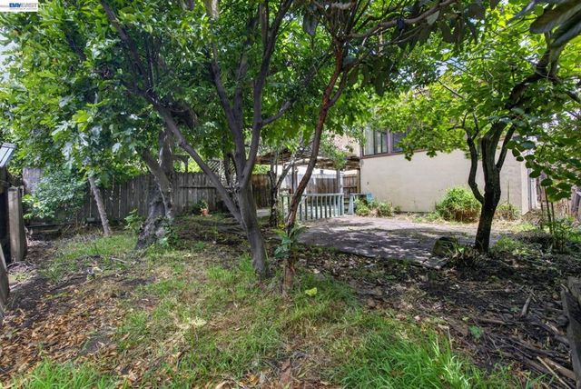 1227 E 33Rd St, Oakland, CA 94610