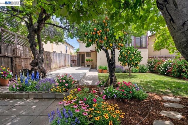 1227 E 33Rd St, Oakland, CA 94610