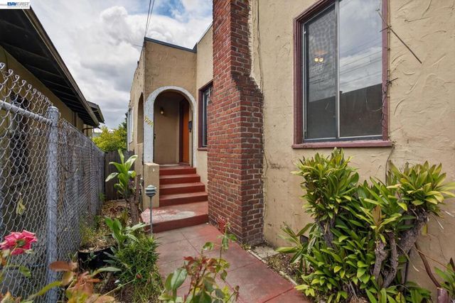 1227 E 33Rd St, Oakland, CA 94610
