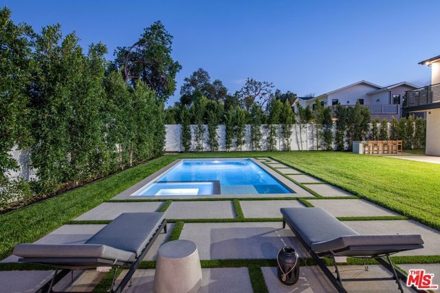 17341 W Amina Pl, Encino (los Angeles), CA 91316