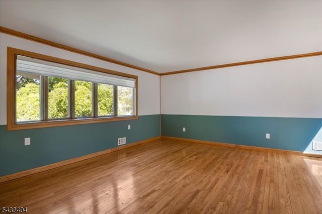 44 Summit Rd, Jefferson Twp., NJ 07438