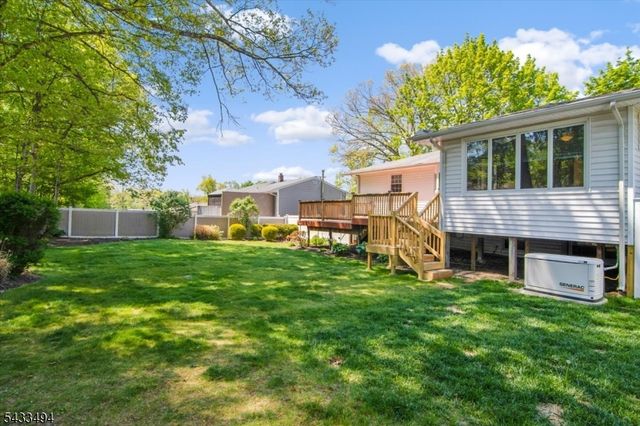 44 Summit Rd, Jefferson Twp., NJ 07438