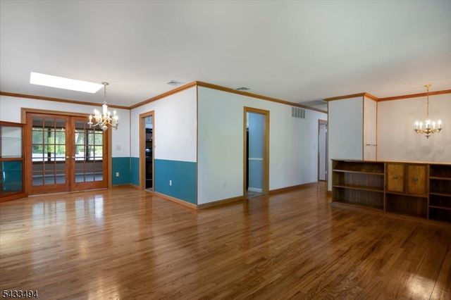 44 Summit Rd, Jefferson Twp., NJ 07438