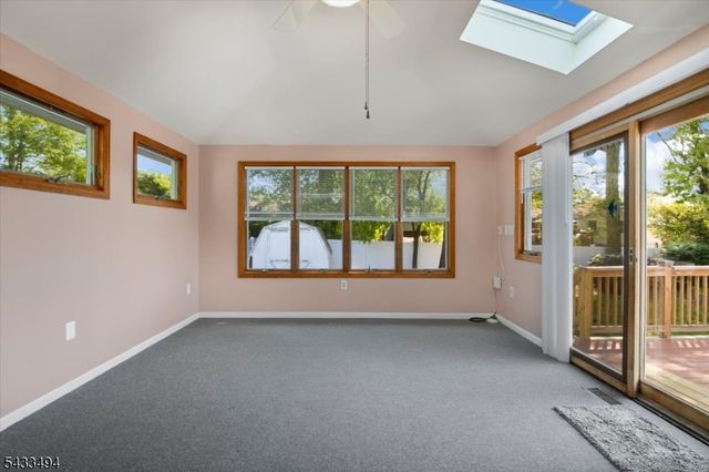 44 Summit Rd, Jefferson Twp., NJ 07438