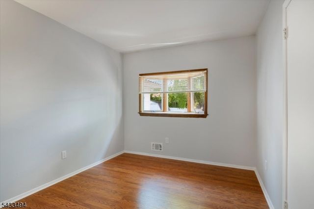 44 Summit Rd, Jefferson Twp., NJ 07438