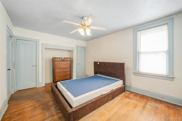 21 Park Avenue, Malverne, NY 11565