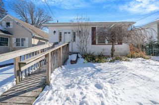 21 Park Avenue, Malverne, NY 11565