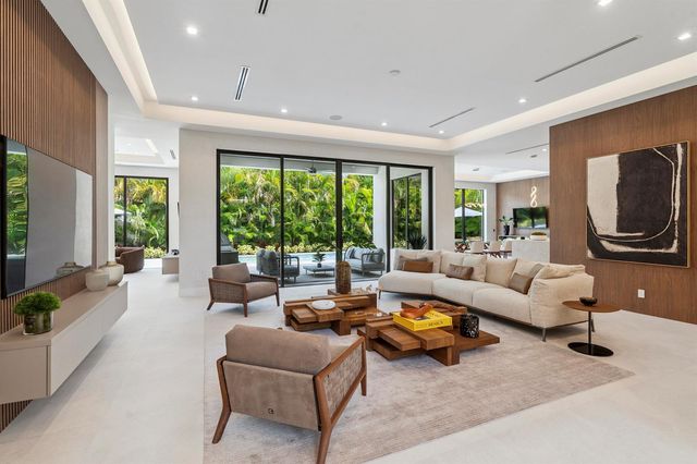 255 NE 3rd Street, Boca Raton, FL 33432