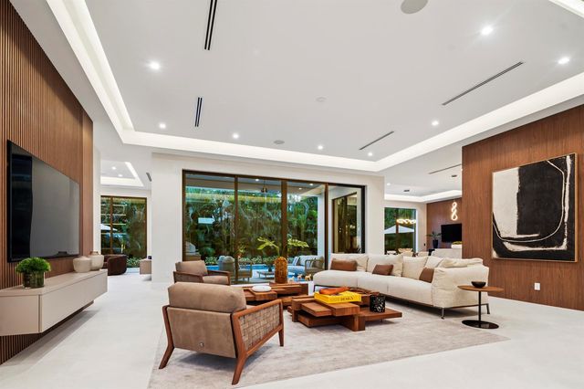 255 NE 3rd Street, Boca Raton, FL 33432
