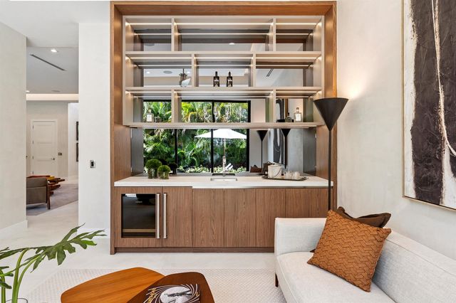 255 NE 3rd Street, Boca Raton, FL 33432