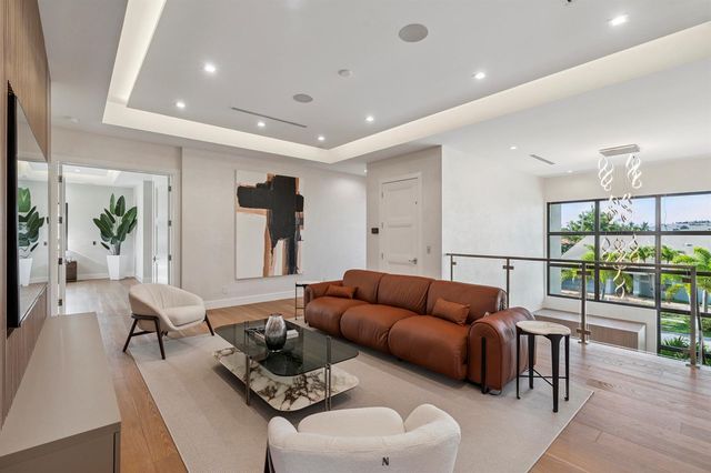 255 NE 3rd Street, Boca Raton, FL 33432