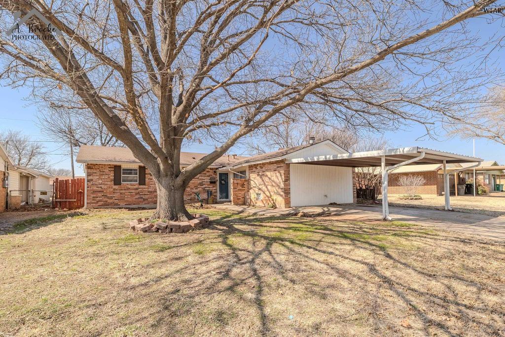 1712 LAS VEGAS TRAIL, Wichita Falls, TX 76306