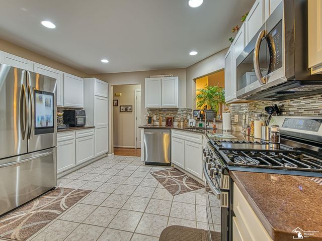 25247 Warren Drive, Brownstown Twp, MI 48134