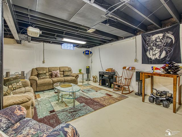 25247 Warren Drive, Brownstown Twp, MI 48134