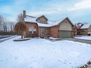 25247 Warren Drive, Brownstown Twp, MI 48134