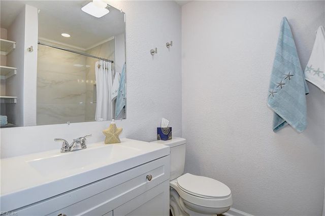 4304 Mineola DR, Chesapeake, VA 23325