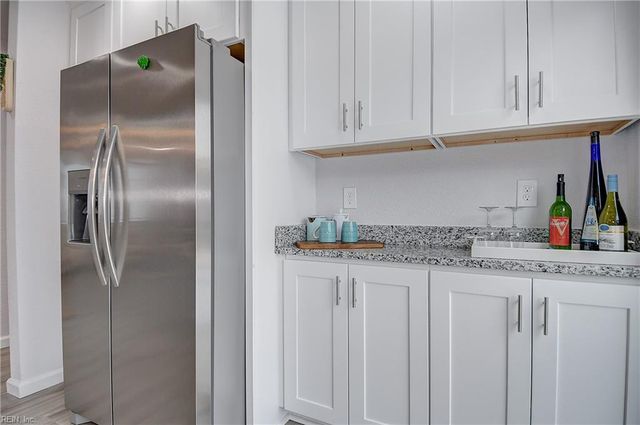 4304 Mineola DR, Chesapeake, VA 23325