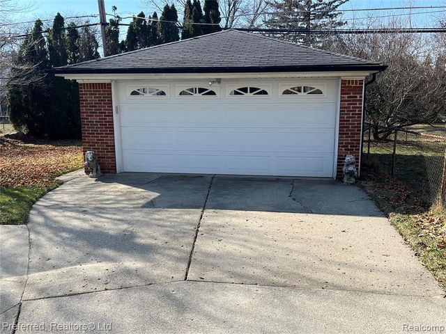 8957 Crown Street, Livonia, MI 48150