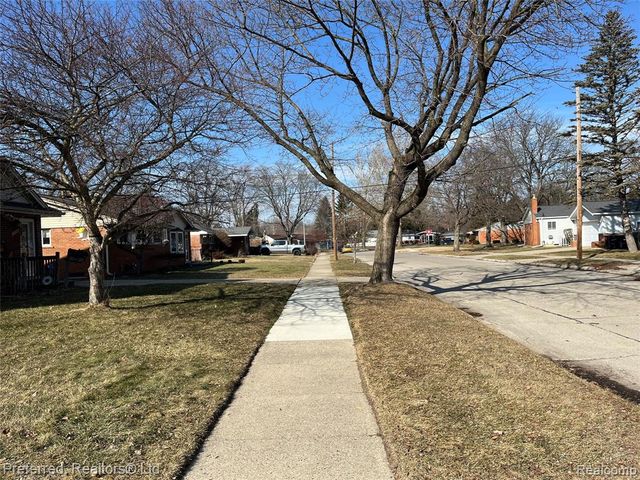 8957 Crown Street, Livonia, MI 48150