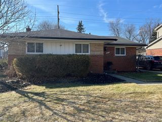 8957 Crown Street, Livonia, MI 48150