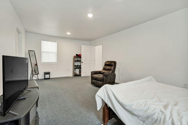 200 Queens Lane, Decatur, TN 37322