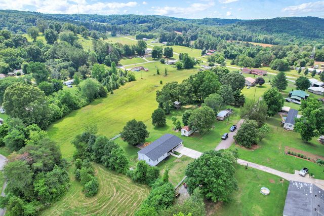 200 Queens Lane, Decatur, TN 37322