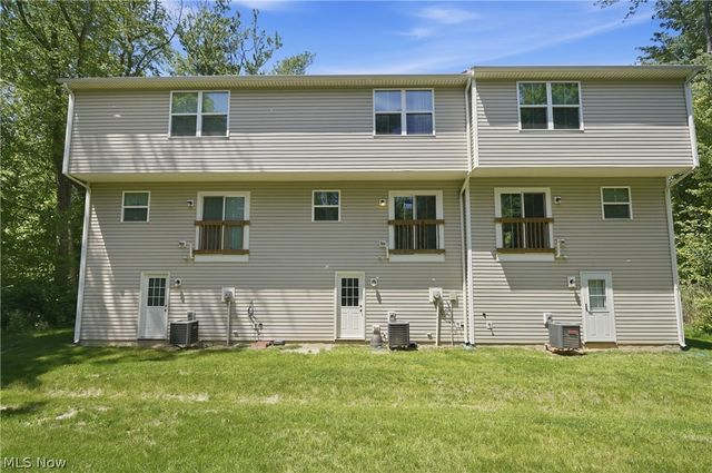 212 Raintree Lane, Painesville Twp, OH 44077