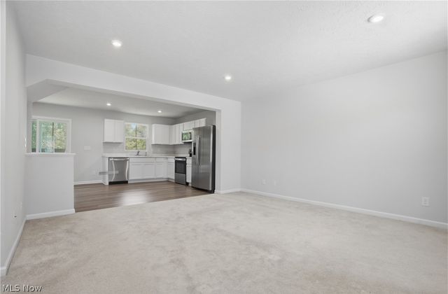 212 Raintree Lane, Painesville Twp, OH 44077