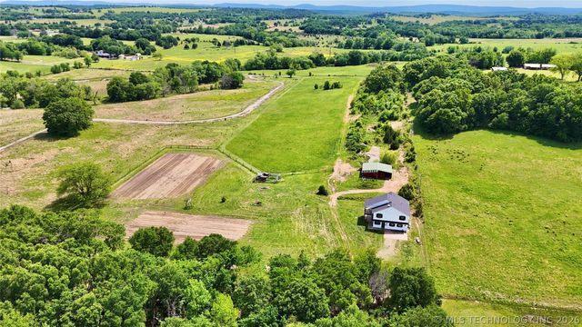 610 SW 7th Road, Stigler, OK 74462