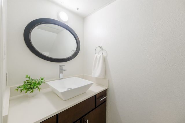 4130 Proton Drive 47B, Addison, TX 75001