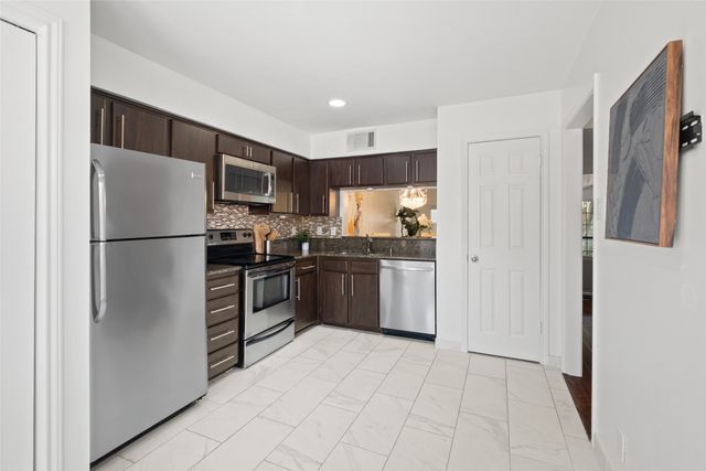 4130 Proton Drive 47B, Addison, TX 75001