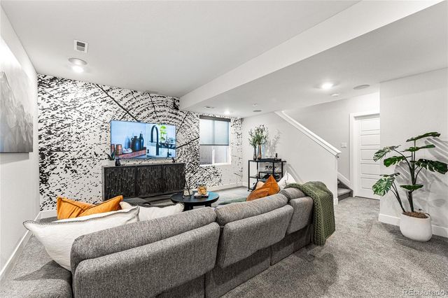 3402 N Buchanan Way, Aurora, CO 80019