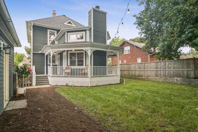 135 W Russell Street, Barrington, IL 60010
